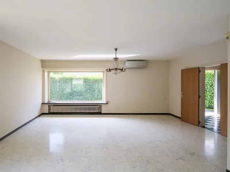 Sixties Villa te Koop: 4 slaapkamers, renovatieproject