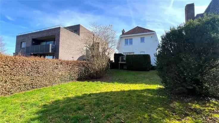 Huis te Koop Embourg: Gerenoveerd met 3 slaapkamers en tuin