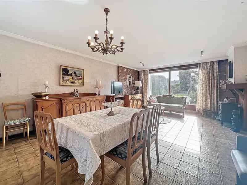 Te renoveren woning met magazijn 220m² op 1340m²