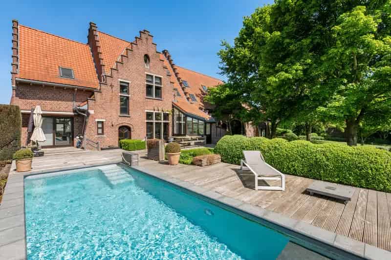 Huis te koop: Karaktervolle hoeve met praktijk, zwembad en weilandzicht
