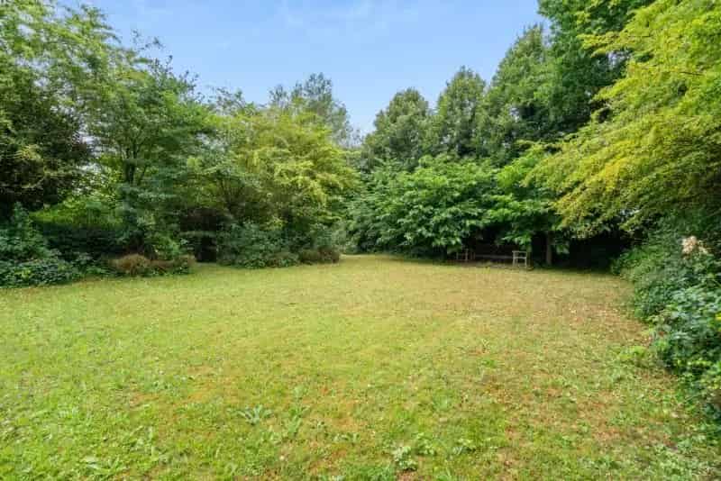 --- NIEUW ---  Ontwikkelingsgrond (2.394m²) + woning op uitzonderlijke locatie!