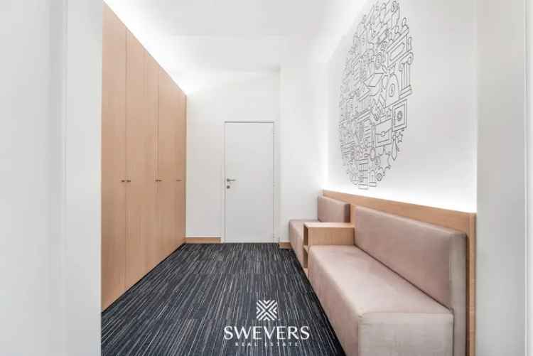 Instapklare Kantoorruimte met Appartement Hasselt