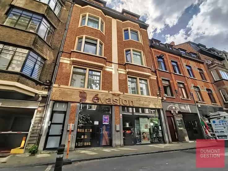 Huis Te Koop Namen Centrum: 4 Appartementen 1 Winkel