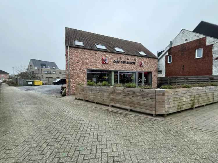 Handelspand met Appartement te Mol