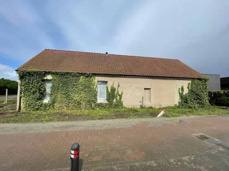 Huis Te Koop: Grote woning te moderniseren op 1744m²