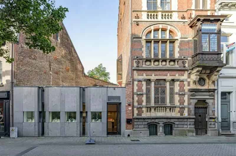 Woning Te Mechelen: Commercieel en Residentieel