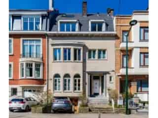 Herenhuis te koop Ukkel 383m2 5 slaapkamers gerenoveerd