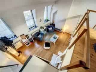 Appartement te Huur Brussel -  bovenste verdieping -  01072025