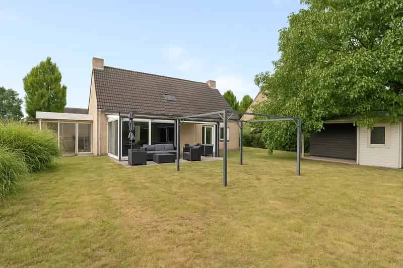 Huis te huur: 4 slaapkamers, zonnepanelen, tuin
