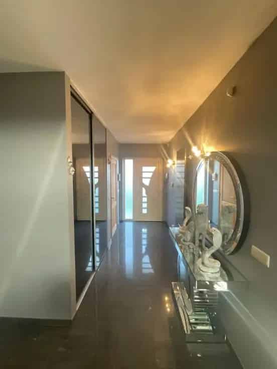 Ruime Villa Te Koop 425m² 3 slaapkamers uitbreiding mogelijk