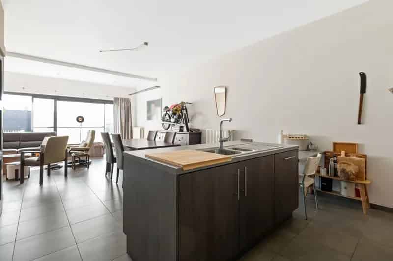 Gelijkvloers appartement 92m² met terras en staanplaats te huur