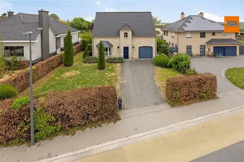 Ruime Villa te Koop