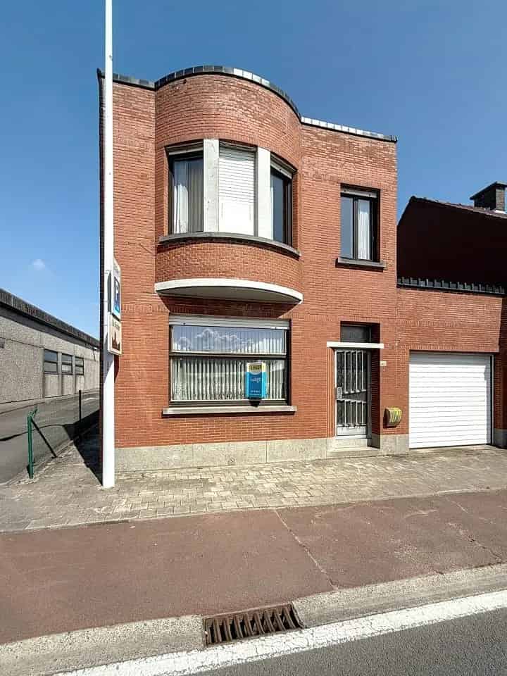 Huis te koop: 2 slaapkamers, garage, tuin