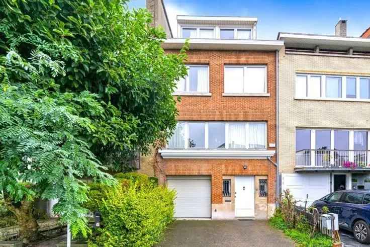 Te koop eengezinswoning in Saint-Michel met tuin en 4 slaapkamers