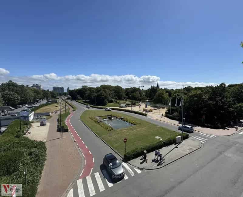 Hoekappartement 125m² te renoveren met parkzicht Oostende