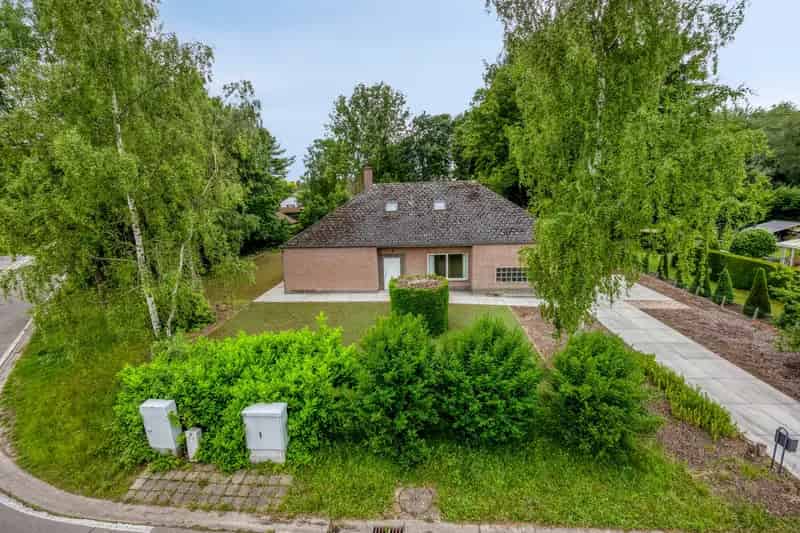 Ruime Bungalow te Koop - 3 slaapkamers - Grote tuin