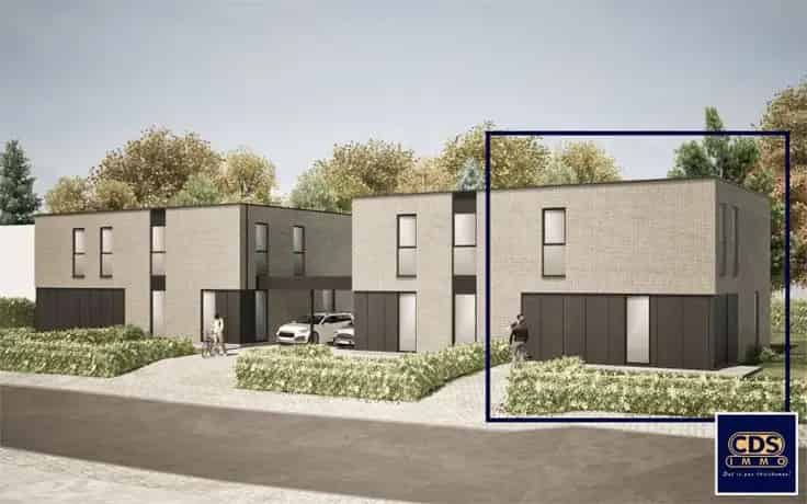 Moderne Halfopen Woning 3 Slaapkamers te Koop