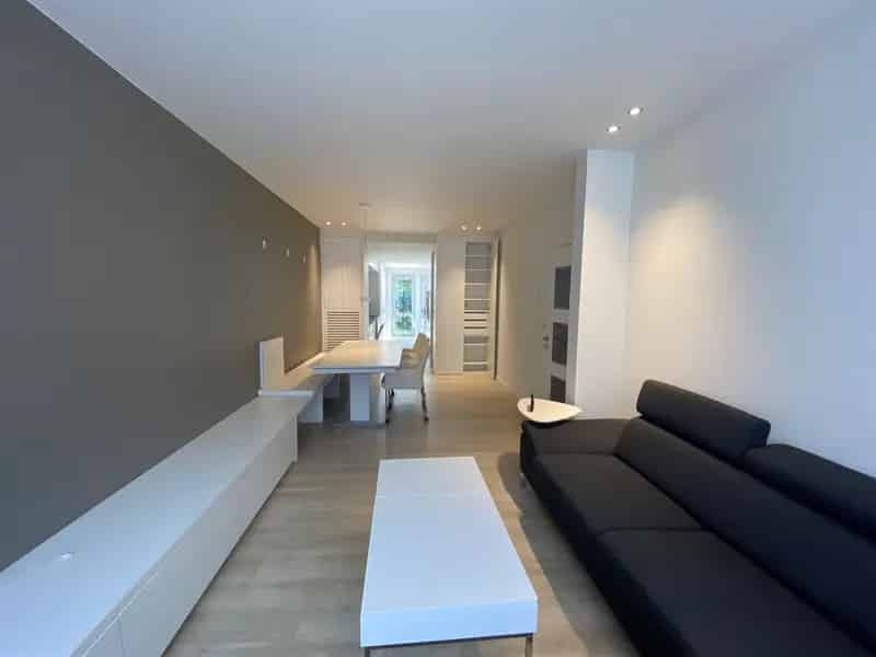 Modern huis met 3 slaapkamers en terras!
