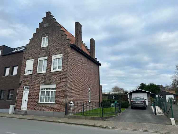 Ruime halfopen woning met 3 slaapkamers