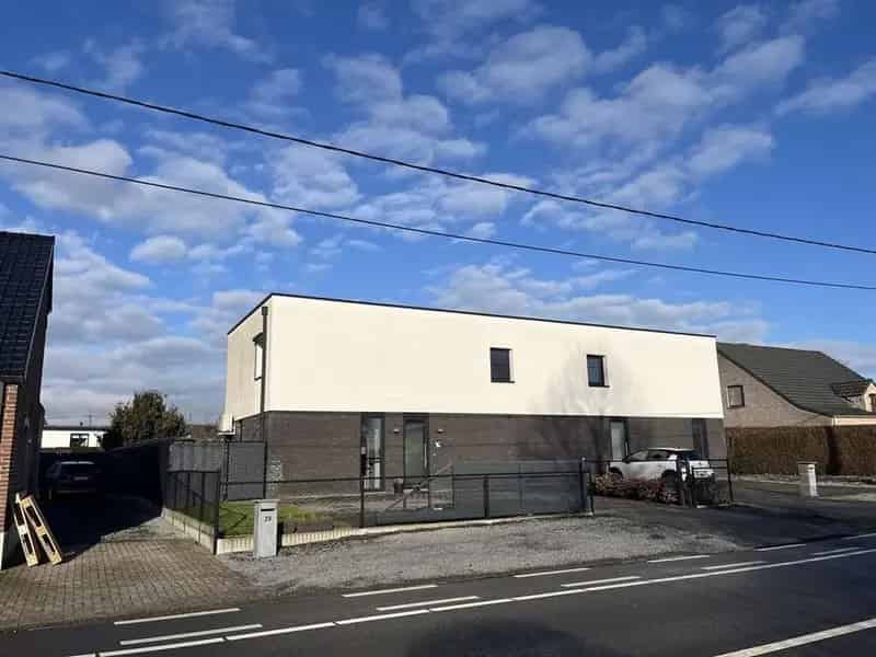 Half Vrijstaande Moderne Nieuwbouwwoning