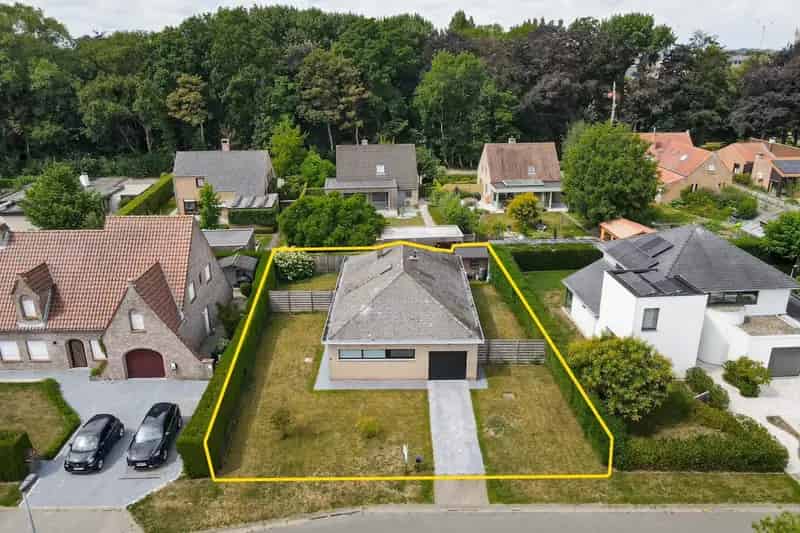 Gezinswoning 4 slaapkamers grote tuin Gistel