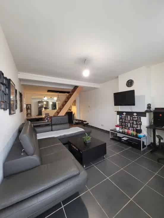 Gerenoveerde 3 Slaapkamer Huis Te Koop Grote Tuin