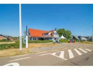 Handelspand te Koop Maaseik - Horecagelegenheid met Woning