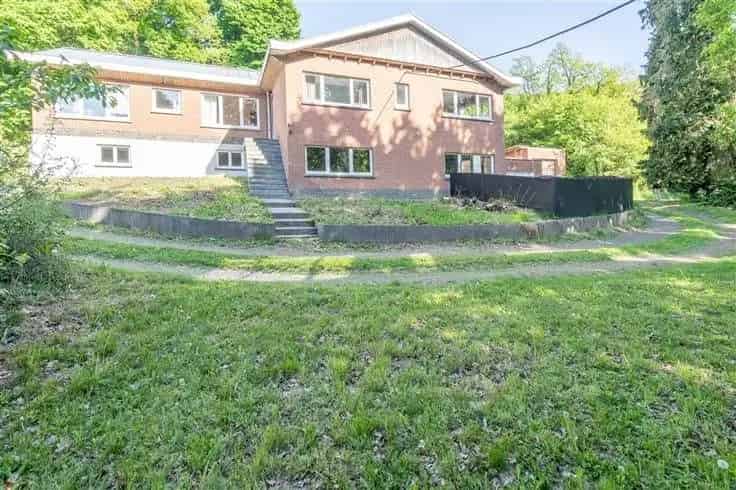Huis Te Koop Industrieel met Handelsruimte en Loods