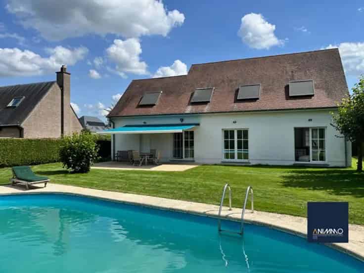 Luxe Villa te Koop - 4 slaapkamers, zwembad, grote tuin