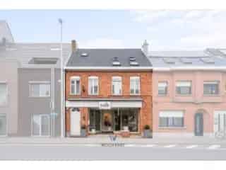 Huis te koop Lebbeke - Handelsruimte met Woonst