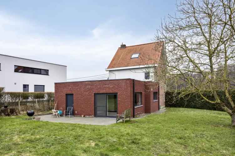 Energiezuinige gezinswoning (3 slaapkamers, tuin & parking)