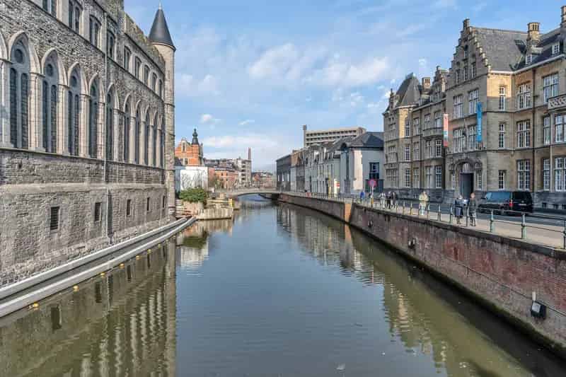Twee Herenhuizen te Koop Gent - Ideaal voor Commerciële Doeleinden