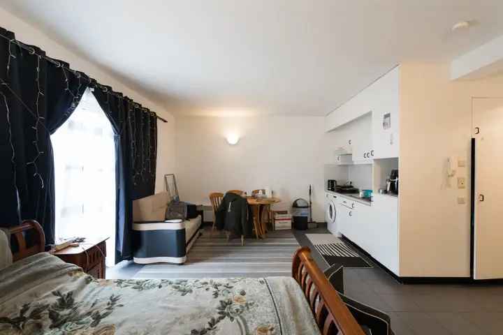 Verhuur appartementsgebouw in Jette met meerdere studio's en maisonnettes