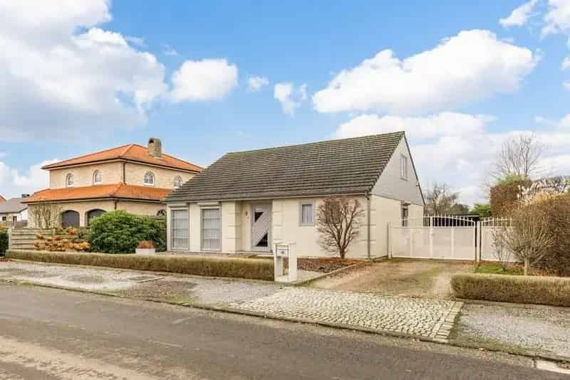 Gelijkvloers huis 2 slaapkamers grote zolder charmante straat