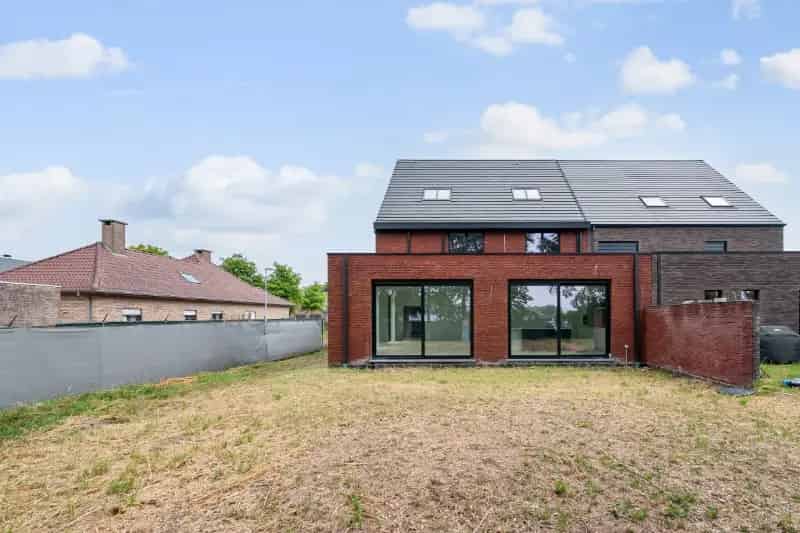 Riante Energiezuinige Nieuwbouwwoning 380m²