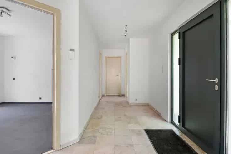 Huis Te Koop 4 Slaapkamers Grote Tuin Rustige Omgeving