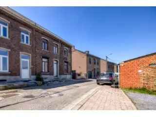 Huis te koop Jemeppe-Sur-Sambre Ruime gezinswoning met bijgebouw