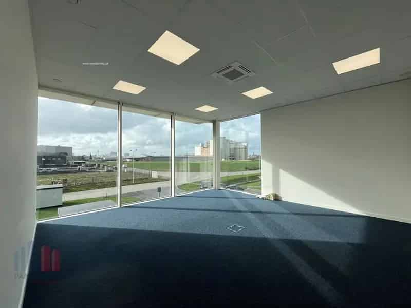 Kantoorgebouw te huur Aalter 443.5m² nabij E40