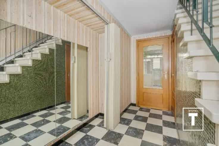 Huis Te Koop Melle: 3 slaapkamers, Tuin, Garage, Te renoveren