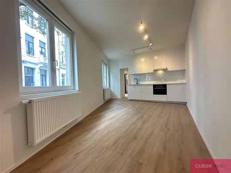 Appartement te koop Antwerpen: Instapklaar 1 slaapkamer appartement