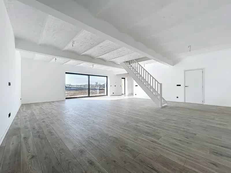 Huis te huur 238m² 4 slaapkamers tuin 8 are