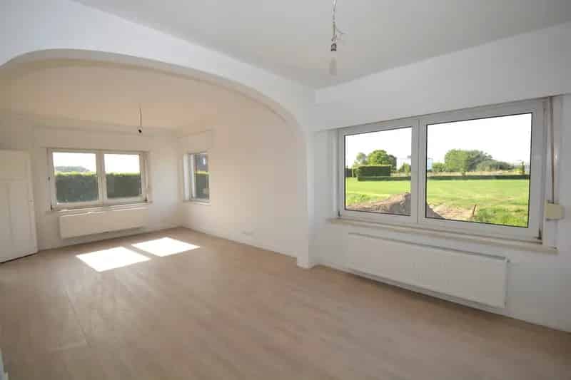 Riante gerenoveerde woning te koop 325m² 3400m² tuin