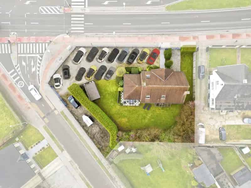 Garage Showroom te Huur Unieke Locatie