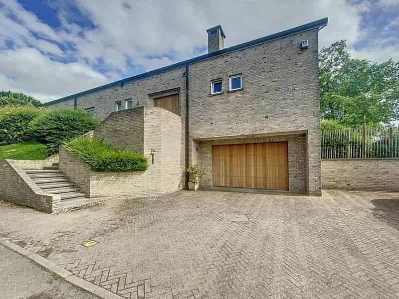 Huis te koop: Luxe villa met 5 slaapkamers en zwembad