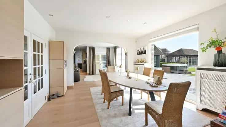 Luxe Villa te Koop: 7 slaapkamers, Binnenzwembad Wellness