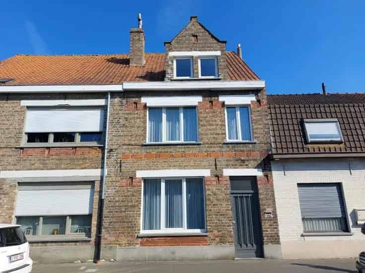 Huis Te Koop: Ruime Instapklare Woning met 4 slaapkamers