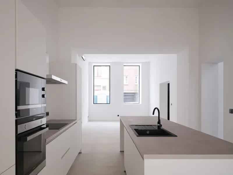 Herenwoning met extra wooneenheid en garage