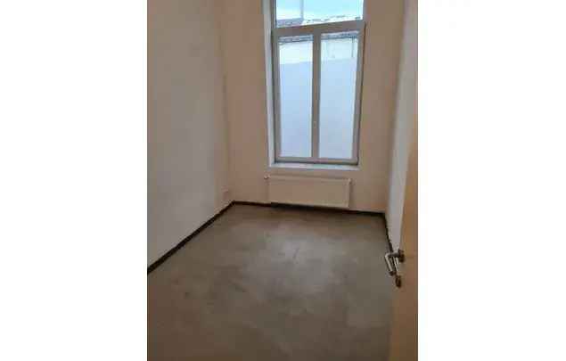 Huur 2 slaapkamer appartement van 95 m² in Charleroi