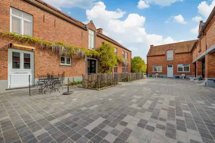 Gereconstrueerde Vierkantshoeve te Koop in Dijlevallei