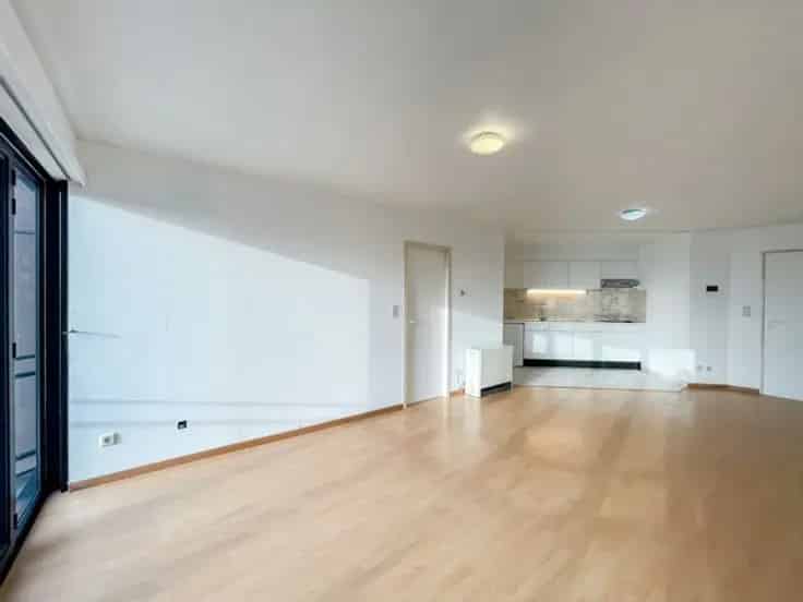 Appartement Te Koop Mariakerke: 1 Slaapkamer, Terras, Nabij Zee